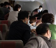 "비행 중 문 열렸다"…아시아나항공 주가 '하락'