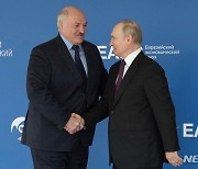루카셴코 "러시아 핵무기 벨라루스에 이미 이동 시작"