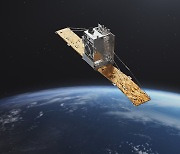 '메인 위성' 교신 성공…큐브위성 3기는 '아직'