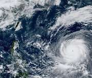 괌 초토화 ‘수퍼 태풍’ 한반도 향해 북상···우리나라 휩쓸까