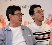 이윤석 "종이 인형? 내가 원조…내 덕에 주우재·황광희 따라 나와" (놀뭐)