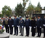 부산시의회 대표단, 미 LA 한국전 기념비 참배