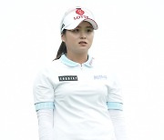 [Ms포토] 최혜진 '한참을 바라보는 타구 방향'