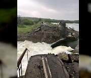 홍수를 무기로…러, 미사일로 우크라 댐까지 폭파