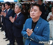 '불심 잡자' 충북 총선 예비주자들 사찰서 눈도장