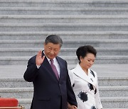 민주콩고 대통령 환영식 참석하는 시진핑 부부