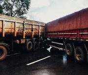 부천 쿠팡 물류센터 트럭·화물차 추돌 사고…부상자 발생