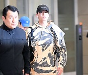 박보검 ‘플래시 집중 세례 받으며 입국’[포토엔HD]