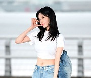 소녀시대 서현, '청바지에 흰 티셔츠로 완성한 공항패션' [사진]