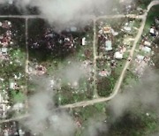 위성에서 본 처참한 괌…"하루하루 생존, 힘들어요"