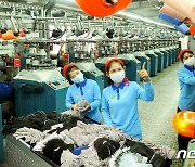 경공업 제품 생산 다그치는 북한…"인민 생활 향상"