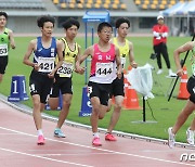 '여객기 사고' 제주 육상선수단 '완주'에 관객들 '뜨거운 박수'