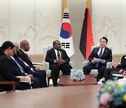 尹, 5개 태평양도서국 양자회담…"정의롭고 신뢰 기반 관계 구축 희망"