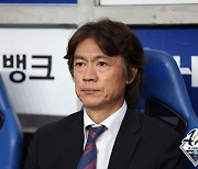 [K-기자회견] 극적 무승부에도 홍명보 감독, "전반전 최악이었다...승점 따냈지만 의미가 크진 않아"