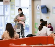 병원마다 '콜록콜록'…마스크 해제 영향(?) ‘역대급’ 봄 독감 유행