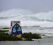 ‘태풍 강타’ 괌 비행기 29일 다시 뜬다… 한반도 영향은?