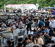 함안군수 "함안낙화놀이, 방문객들 불편에 송구스럽다"