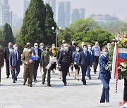 [평양컷] 사진으로 톺아본 북한의 5월 주요 행사