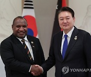 윤석열 대통령, 파푸아뉴기니 총리와 정상회담