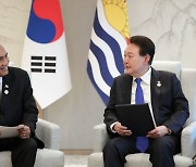 尹, 한·태평양도서국 정상회의…5개국 정상과 양자회담