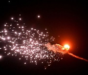 러시아, 우크라 수도에 100기 이상 드론·미사일 쐈다…이틀째 대규모 ‘공습’