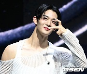 CIX 배진영,'치명적인 하트' [사진]