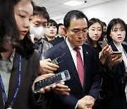 태영호 빈자리에 원외인사들 출사표···경선 불가피?