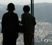 '상위 50개' 선도아파트값 11개월만에 상승 전환