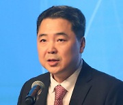 [포토]6G 포럼 출범식에서 환영사하는 이상엽 대표 의장