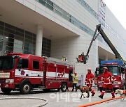 [포토]인명구조견 투입