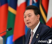 尹대통령, TV 출연 이어 기자회견 계획…배경엔 '국정 자신감'