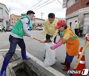 이범석 청주시장, 여름철 재해재난 대비 강조…현장서 구슬땀