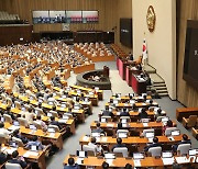 민주, 간호법 재투표 부결에 "여당과 합의할 수 있는 법안 준비"