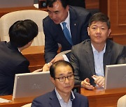 `돈봉투 의혹` 윤관석·이성만 체포동의안, 국회 본회의 보고…다음달 12일 표결할 듯