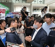 "경찰 압수수색 시도, 윤석열 정권의 MBC 탄압 시작"