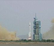 중국 우주정거장 ‘톈궁’ 본격 운영…유인우주선 ‘발사’
