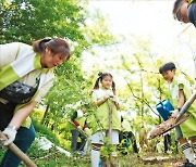 유한양행, 의류기부·노을공원 생태숲 조성…친환경 나눔·문화 확산에 앞장