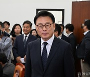 [헤럴드pic] 더불어민주당 원내대책회의 참석하는 박광온 원내대표