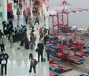 돌아오지 않는 '중국'…소비재·수출 모두 '잠잠'