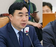 윤관석·이성만 체포동의안 보고…속내 복잡한 민주당