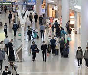 팬데믹 끝나니 해외여행 폭발…1분기 여행적자 3년 반 만에 최대