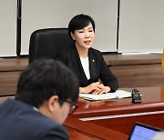 "자녀 특혜·코인 의혹 적극 조사"···뒷북 치는 권익위원장