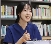 '방호복 화투'의 주인공 이수련 간호사