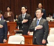 ‘돈봉투·김남국 코인 의혹’ 분열 늪 빠진 민주당
