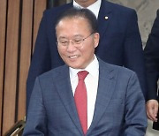 노동개혁특위 확대회의 참석하는 윤재옥 원내대표