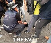 경찰, 민주노총 분향소 강제철거…3명 연행·1명 부상