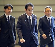 일본 피난경보엔 ①이유 ②대피 장소 있었다…총리·장관도 즉시 대응