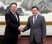 [경제합시다] 미·중 갈등 속 중국 외교수장 만난 머스크…테슬라 주가는 급등