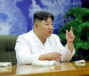 [속보] 국정원 “北 발사체, 무리한 경로변경에 기술적 문제 발생”