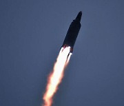 [속보] 군 “북한 우주발사체 공중폭발·추락 가능성 분석 중”
